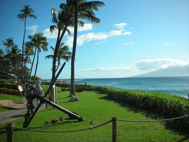 https://www.etiquettecruises.com/wp-content/uploads/2019/09/Maui_2007_070_op_720x540.jpg