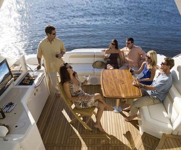 https://www.etiquettecruises.com/wp-content/uploads/2019/09/about-5.jpg