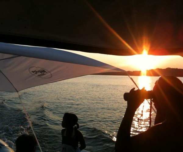 https://www.etiquettecruises.com/wp-content/uploads/2019/09/club-2.jpg