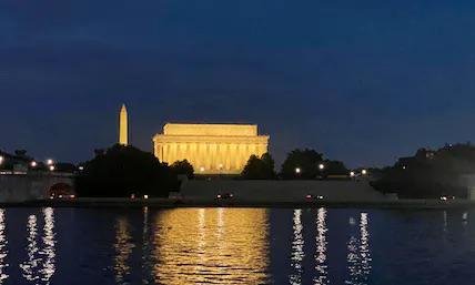 https://www.etiquettecruises.com/wp-content/uploads/2023/08/Formula-45_13_etiquettecruises_sightseeing.jpeg